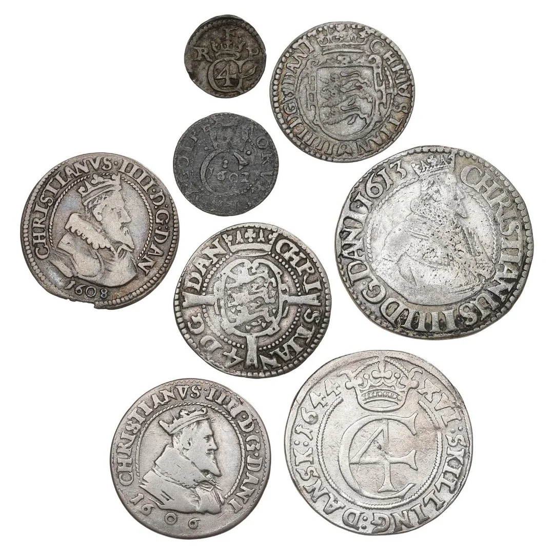 Christian IV, collection of coins, in total 14 pcs inkl. hvid 1602, H 86, skilling 1621, H 119B, 2 skilling 1604, H 79A, 4 skilling 1616, H 100A, 8 skillimg 1606, 1608, H 93A, mark 1613, 1644 H 99A, 149 — Coins, Medals & Banknotes/Denmark/Christian IV, 1588–1648 — Bruun Rasmussen