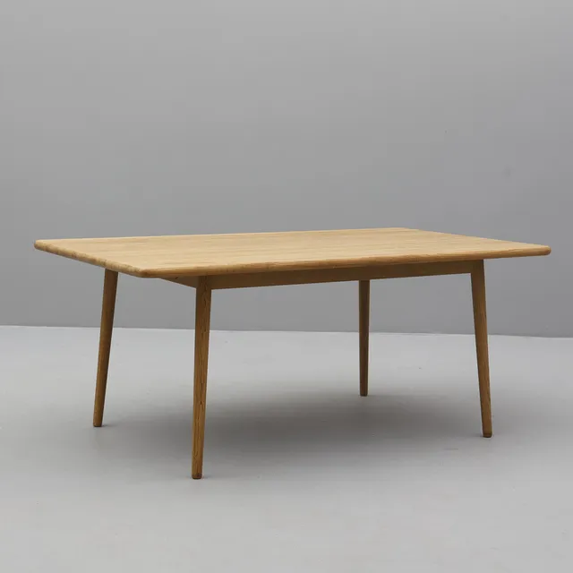 JONAS LINDVALL. "Miss Holly" Stolab, matbord, massiv oljad ek.