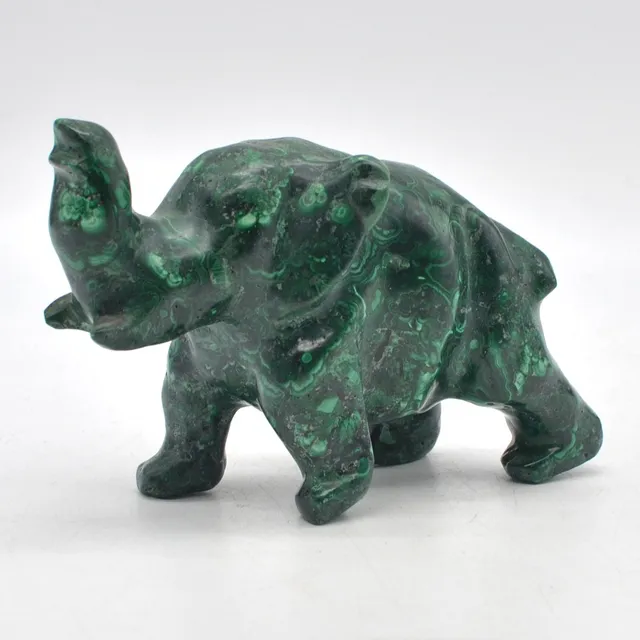 AFRIKANISCHE SKULPTUR AUS MALACHIT, LAUFENDER ELEFANT, HANDGESCHNITZT, 20. JAHRHUNDERT.