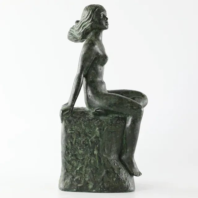 CARIN NILSON. Skulptur, patinerad brons, Kvinna, Otto Meijers efterträdare fud, signerad, daterad 1944.