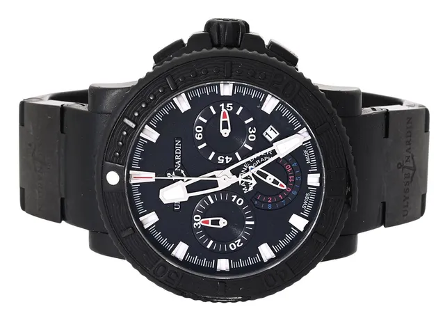ULYSSE NARDIN, Marine Diver, Black Sea, Cal UN035 (ETA 2892A2), Verk nr. 015217, Serie nr. 0079, Boett nr. 353-92, kronograf, herrur, 45,5 mm, stål/gummi, automatisk, safirglas, datum, glasbaksida, skadad boett (se bilder), integrerat gummiband (skadat), längd 180 mm, viklås i titan, cert, juni 2013, box (skadad), ytterkartong,
