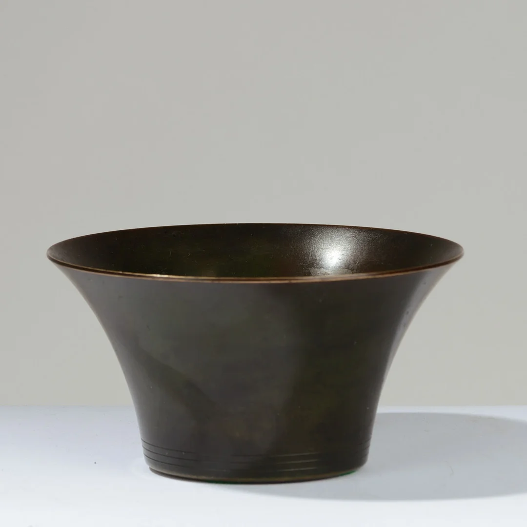 JUST ANDERSEN. Skål af bronze, modelnr. 1388, Danmark, 1932. — Other metals — Palsgaard Kunstauktioner
