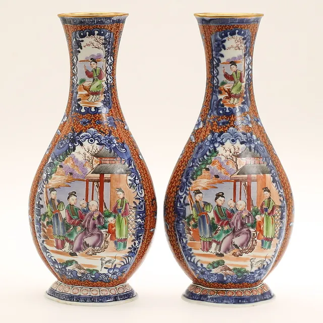 VASER, ett par, porslin, Qianlong (1736- 1795), Kina.