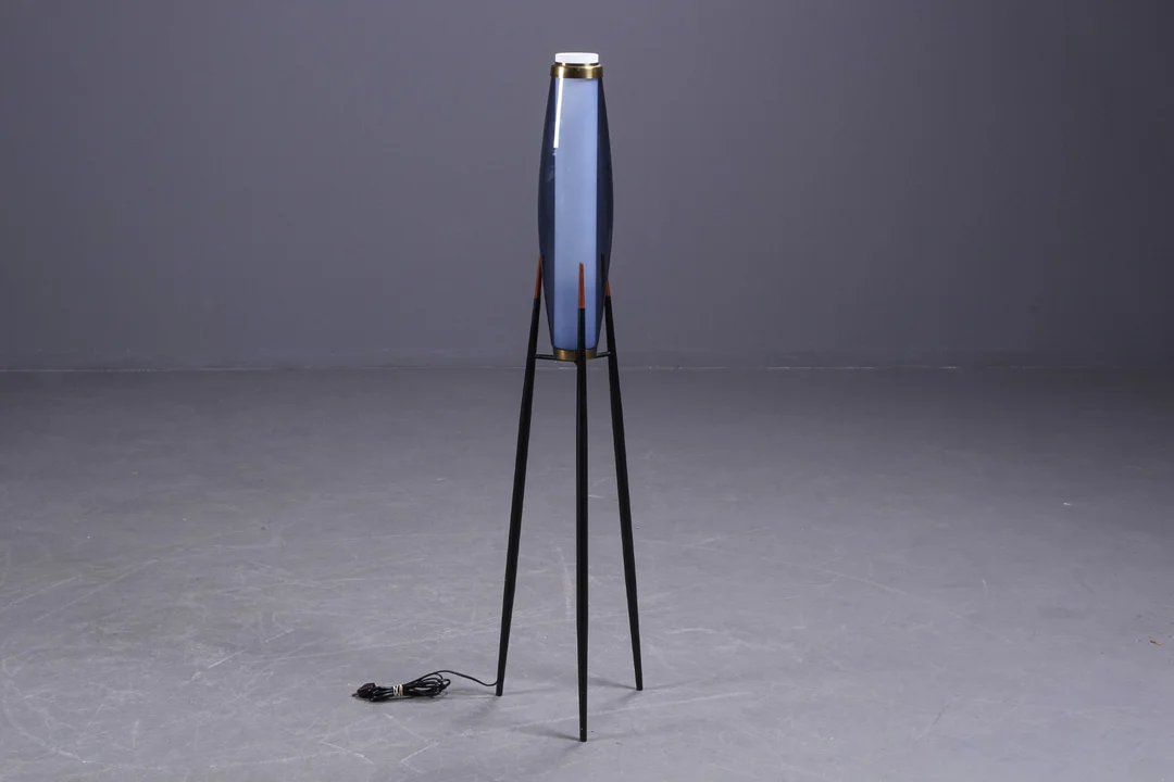 Svend Aage Holm Sørensen. Floor lamp — Lamps and lighting/Floor lights — Lauritz