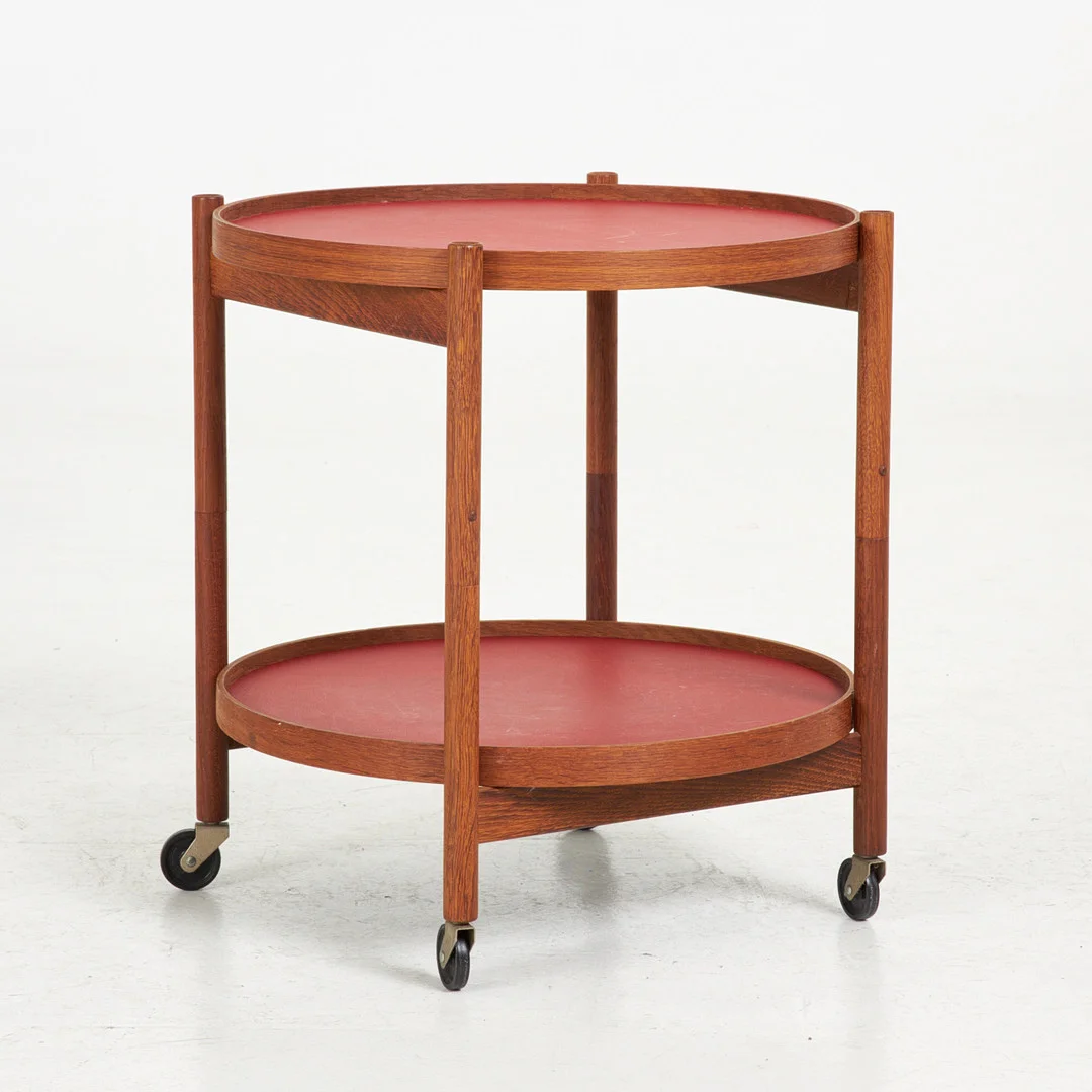 SERVERINGSVAGN, betsad ek och lackerade brickor, vändbara, hjultrissor, etikettmärkt, Torben Ørsko & Co, Danmark, 1950-tal. — Tables — Stockholms Auktionsverk Sickla