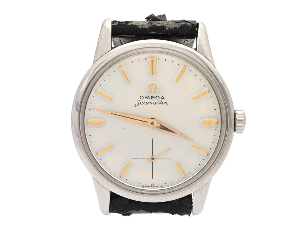 OMEGA, Seamaster, Cal 268, Serie nr. 18688123, Ref nr. CK 14389, Boett nr. 14389-1, herrur, 35 mm, stål, manuell, plexiglas, liten sekundvisare, renoverad urtavla, skadad urtavla/visare, läderband, ca 1961. — Klockor/Omega — Kaplans