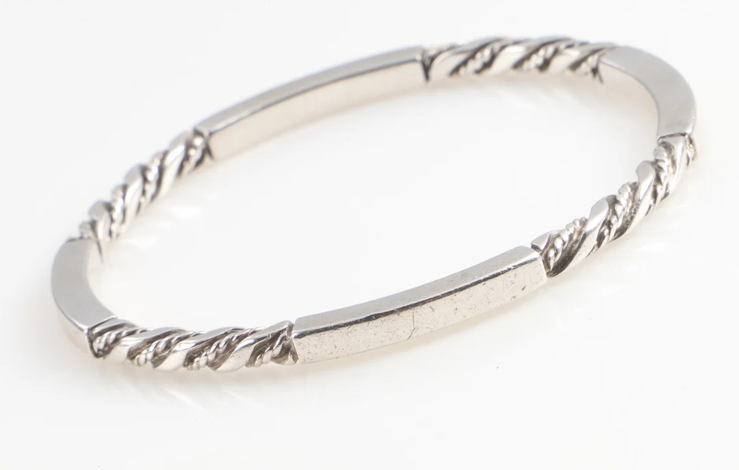 Georg Jensen. Sterling silver bangle, design 17C — Jewellery/Bracelets — Lauritz