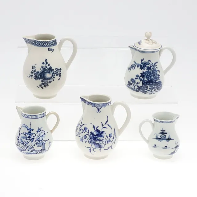 18THC ENGLISH BLUE & WHITE PORCELAIN JUGS.