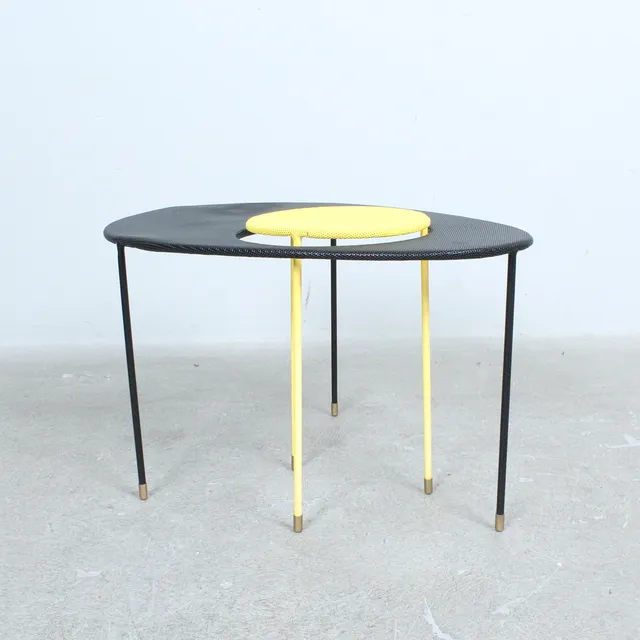 MATHIEU MATÉGOT. Couchtische/ Beistelltische, Modell '' Kangourou '', 1950er, Frankreich.