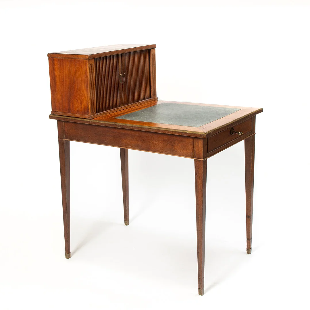 SKRIVBORD MED UPPSATS. Gustaviansk stil, 1900-tal. — Tables — Stockholms Auktionsverk Göteborg