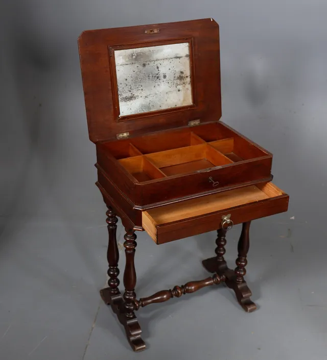 Elizabethan mahogany sewing cabinet, second half of the 19th Century.