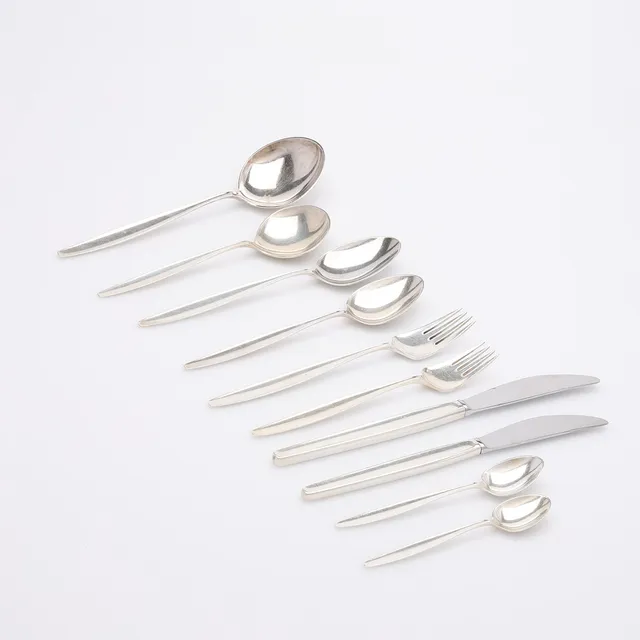 TIAS ECKHOFF. BESTICK, STERLINGSILVER, "CYPRESS" FÖR GEORG JENSEN, DESIGNAD 1953, VIKT EXKL. KNIVAR MED ROSTFRIA BLAD 1361 g.