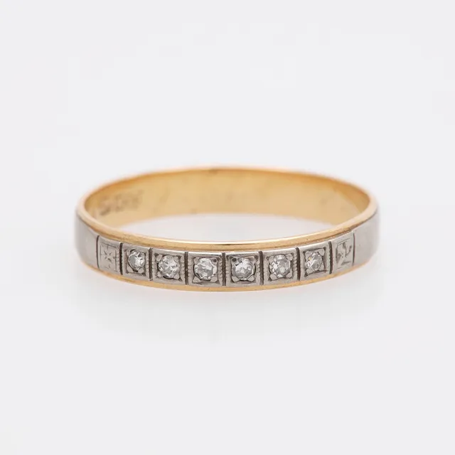 RING, med vita stenar, guld 18k, 1961, vikt 2,22 gram.