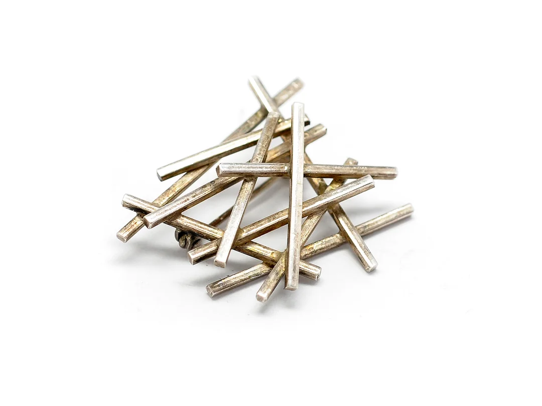 REY URBAN, brosch, silver, längd 3,5 cm, Stockholm 1962. — Smycken/Brosch — Kaplans