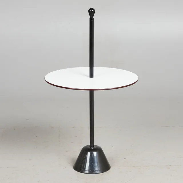 ACHILLE & PIER GIACOMO CASTIGLIONI. Zanotta, Beistelltisch / Tisch, Modell 'Servomuto', Kunststoff, Stahl, Entwurf 1974, Italien.
