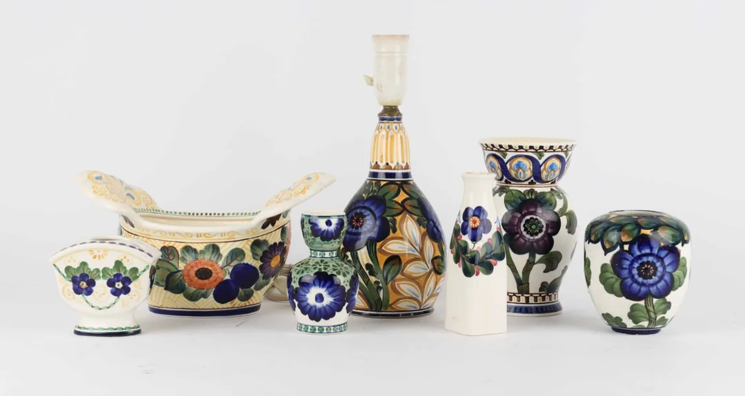 Aluminia faience: Vases, bowls, lamps etc. A total of 7 parts (7) — Glass, porcelain and ceramics/Vases, bowls, dishes — Lauritz