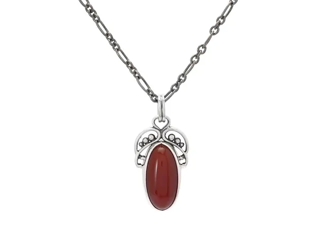 GEORG JENSEN, collier, Heritage 2005, sterlingsilver, karneol, höjd 30 mm, kedja 44 cm, vikt 9,6 g.