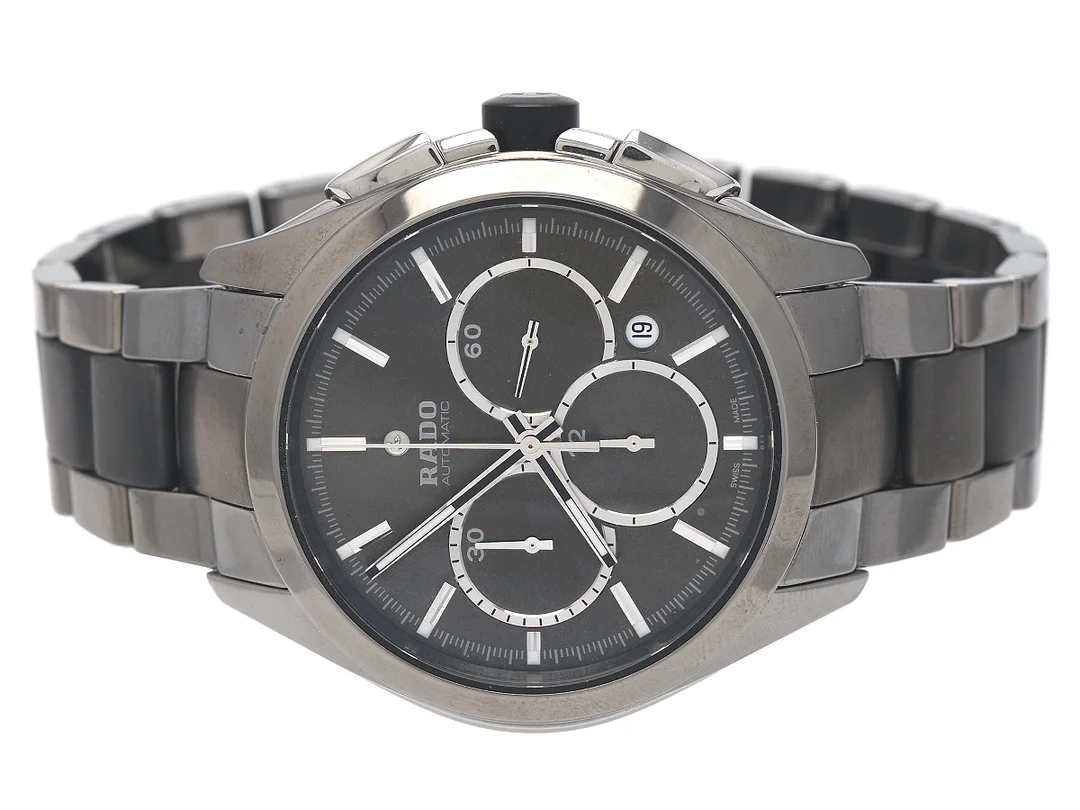 RADO, Hyperchrome Automatic, Chronograph, Cal ETA 2894-2, Serie nr. 13345028, PIC nr. 01.650.0276.3.011, Ref nr. R32276112, Boett nr. 650.0276.3, kronograf, herrur, 45 mm, High-tech ceramic, automatisk, safirglas, datum, glasbaksida, originallänk (High-tech ceramic), viklås (titan), Ref nr. 04726, cert, september 2017, box, ytterkartong. — Klockor/Rado — Kaplans