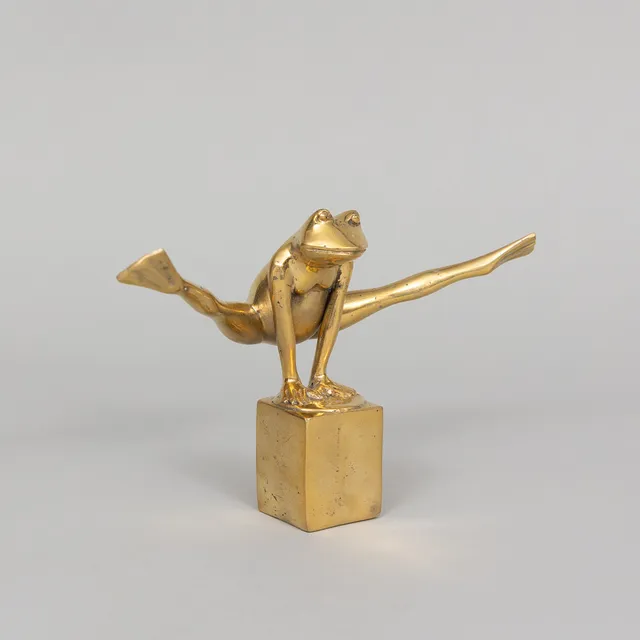 ART PEOPLE GALLERY, SWEDEN. "Look at my legs", guldförgylld brons, stämplad APG.