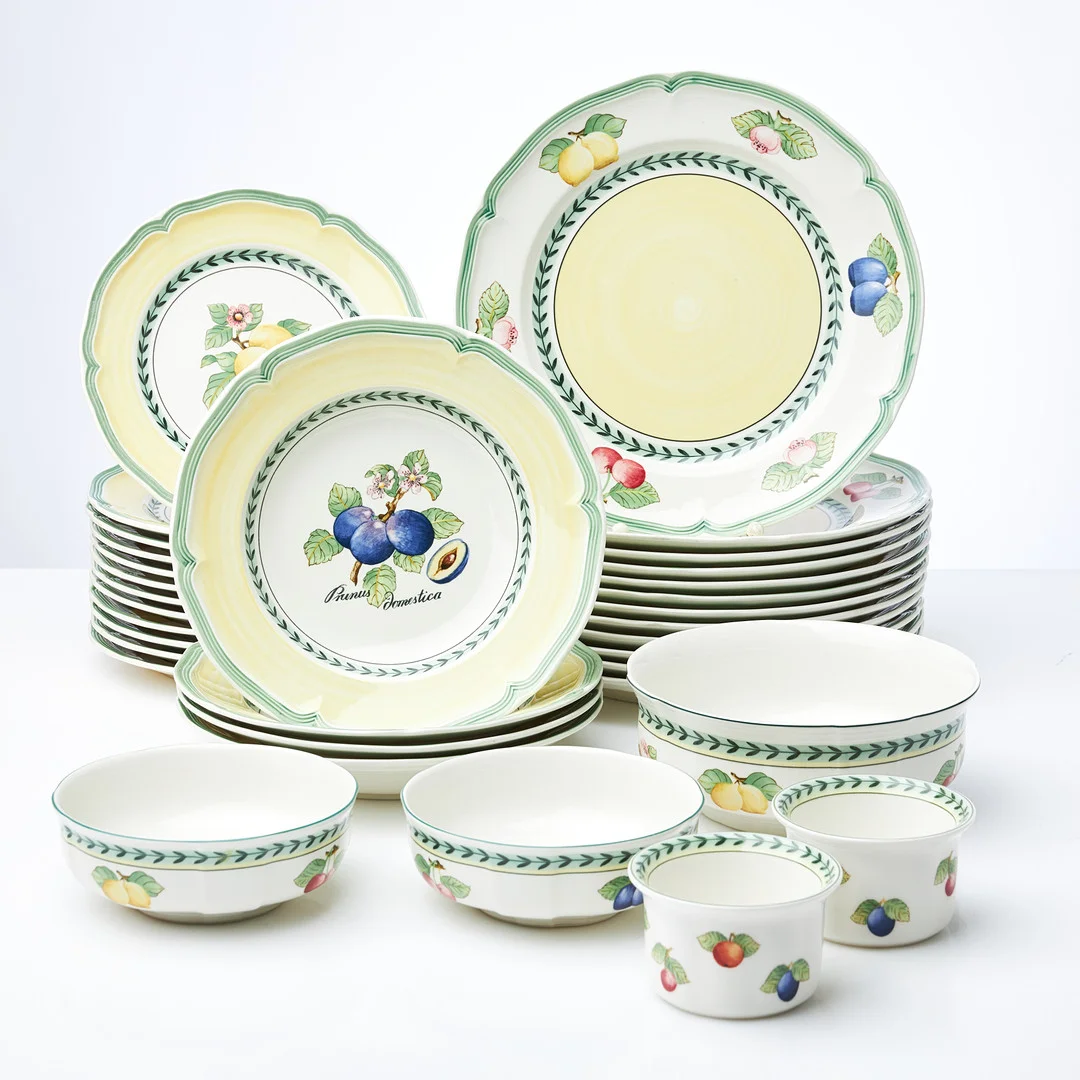 VILLEROY & BOCH, matservis, 33 dlr, "French garden Fleurence", "French garden Vienne" samt "French garden Valance", porslin. — Tableware — Stockholms Auktionsverk Sickla