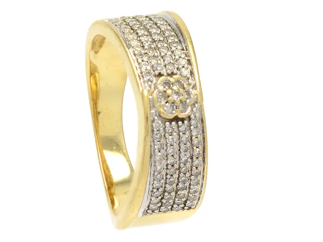 Ring 18K 6,1g Ø18¼ med åttkantslipade diamanter 87xca.0,005ct