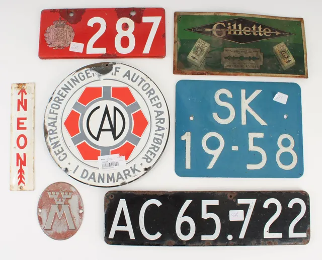 Seven signs, Gillette, Neon, Autorep. etc. (7)