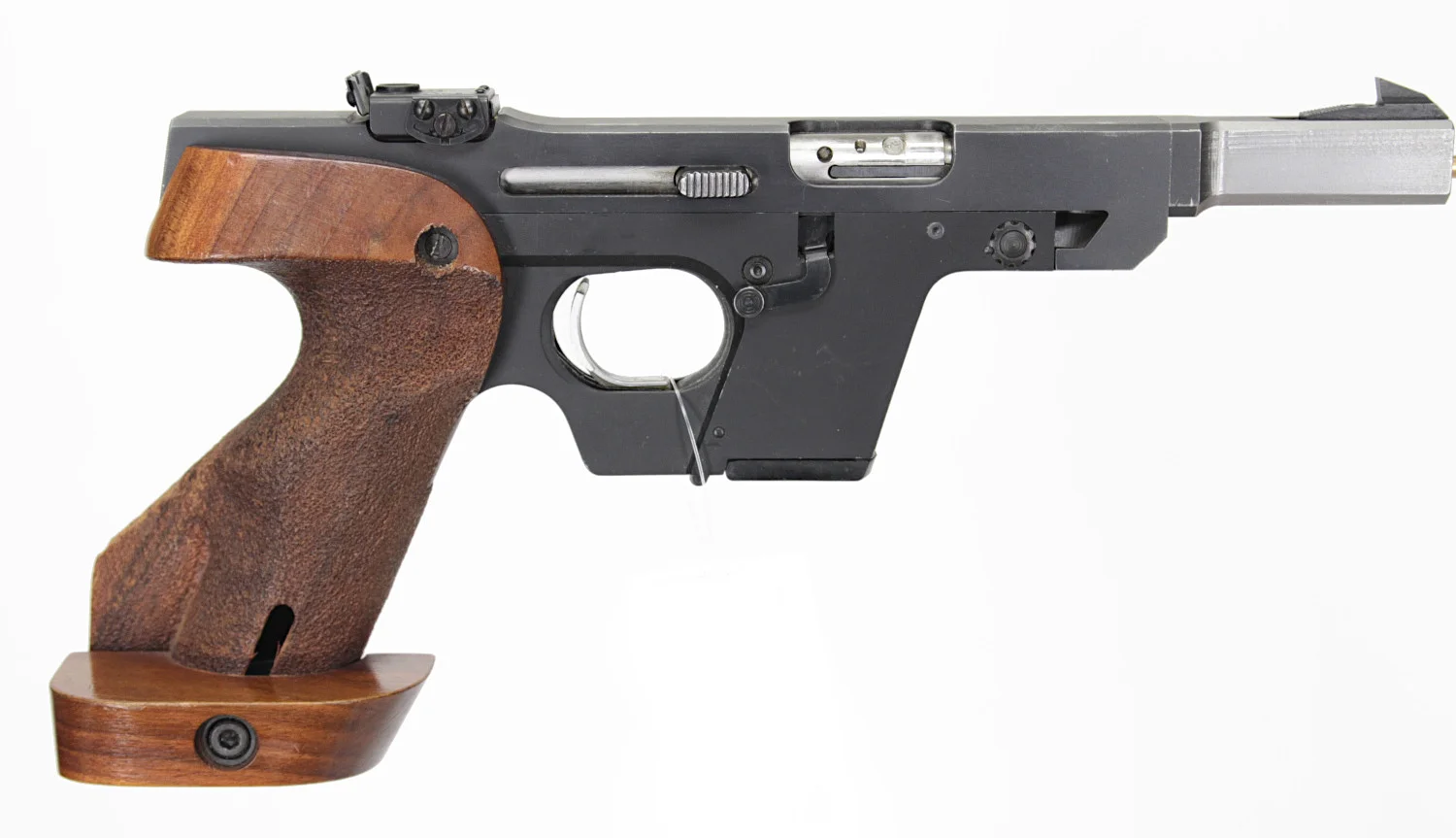 53. PISTOL, tysk, Halvautomatw, fabrikat Walther , modell GSP Junior ?, kaliber .22LR, tillv.nr 76567, se-nr SE022248. — Pistols — Walter Borg