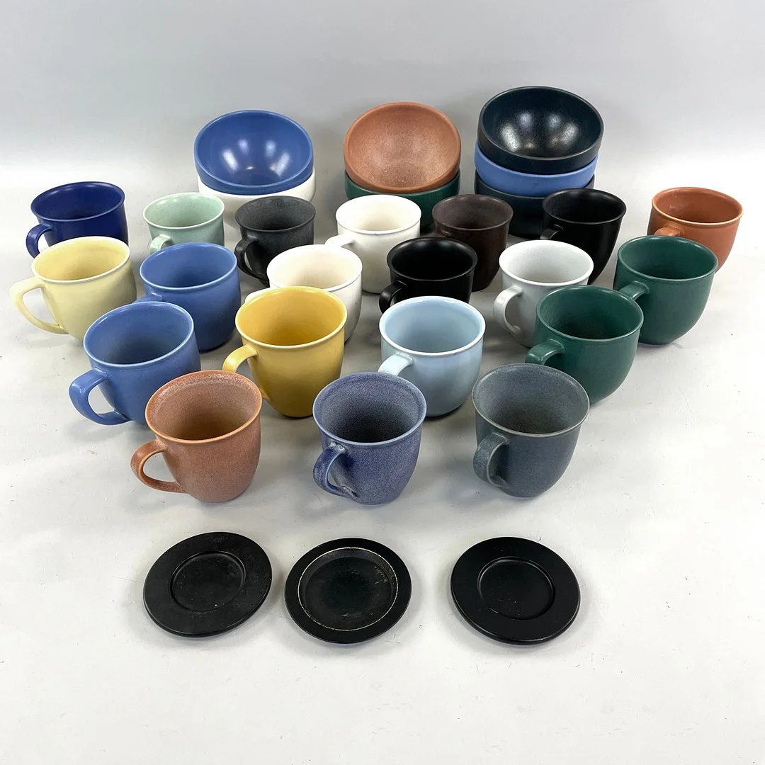 HÖGANÄS, servisdelar, 27 delar, stengods, delvis design av Marie-Louise Hellgren. — European — Roslagens Auktionsverk