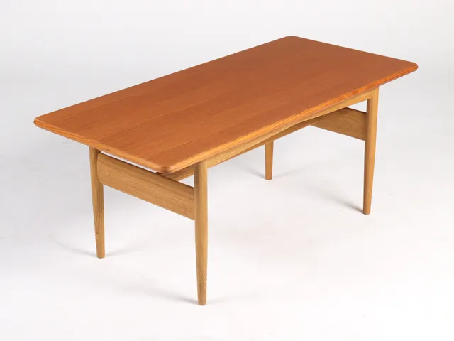 Ib Kofod Larsen for Magnus Olesen, coffee table, oiled teak / oak, model 107