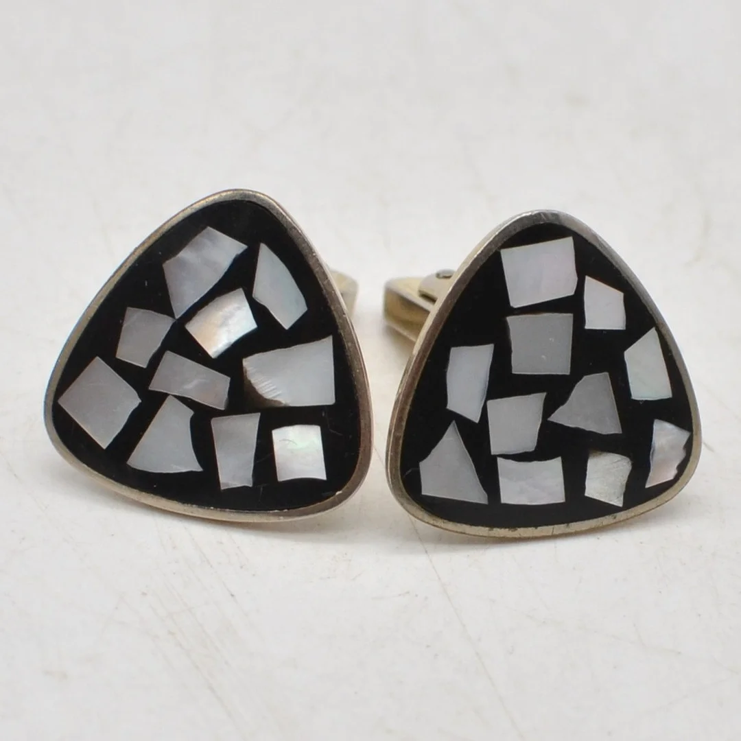ASCOT, MANSCHETTENKNÖPFE MIT PERLMUTT-EINLAGE AUF SCHWARZEM EMAILLE, 20. JAHRHUNDERT. — Cufflinks & Tie Pins — Kunst- und Auktionshaus Kleinhenz