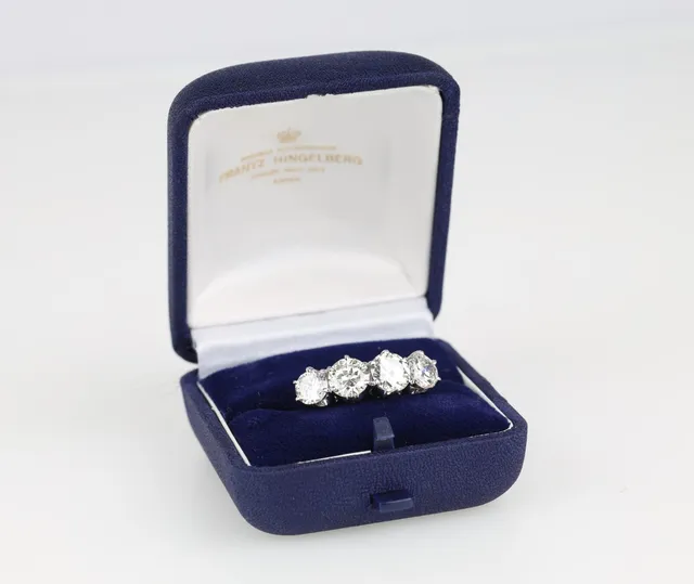 F. Hingelberg: Diamond ring of 14 kt. white gold, approx. 3.17 ct.