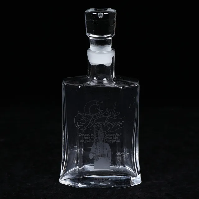BERTIL VALLIEN. Karaff, glas, "En redi Kronobergare", Kosta Boda.
