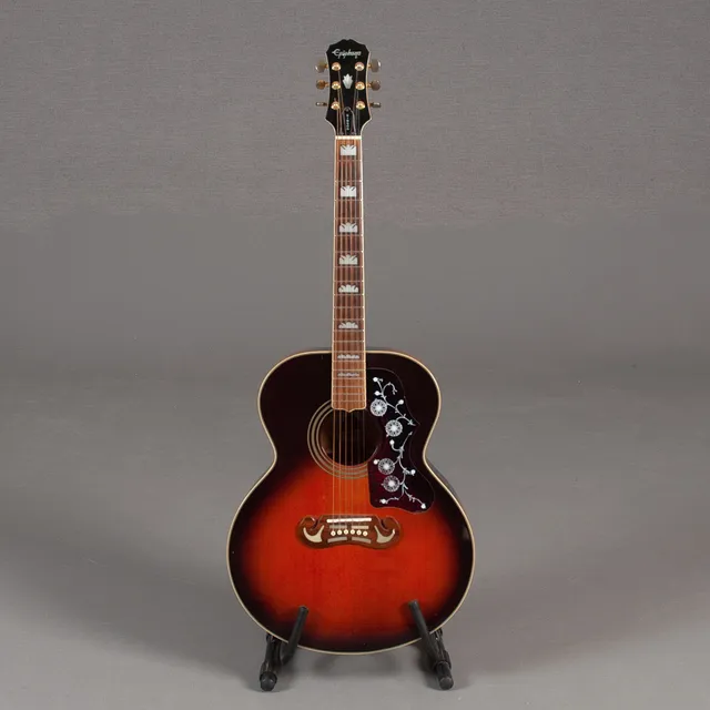AKUSTISK GITARR. Epiphone Inspired by Gibson J-200 Aged Vintage Sunburst Gloss.