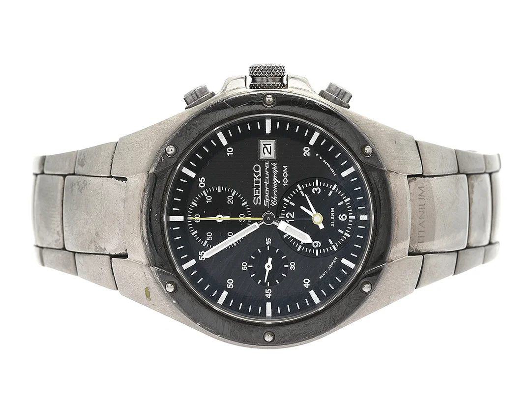 SEIKO, Sportura (100M), Serie nr. 171895, Boett nr. 7T62-0A60, kronograf, herrur, 40 mm, titan, quartz, safirglas, datum, alarm, integrerad originallänk, viklås, Ref nr. 30J7-G.I, ca 2001. — Klockor/Seiko — Kaplans