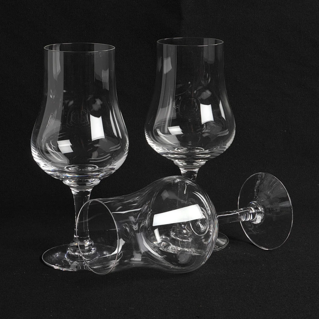 GUNNAR CYRÉN. ''Elixir'' vinprovarglas, 12 st, klar glasmassa, Orrefors. — Tableware — Crafoord Auktioner Stockholm