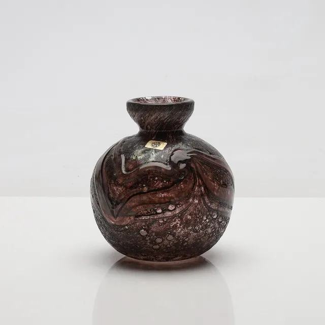 MILAN VOBRUBA. vas, glas, Gusum, signerad samt daterad -83.