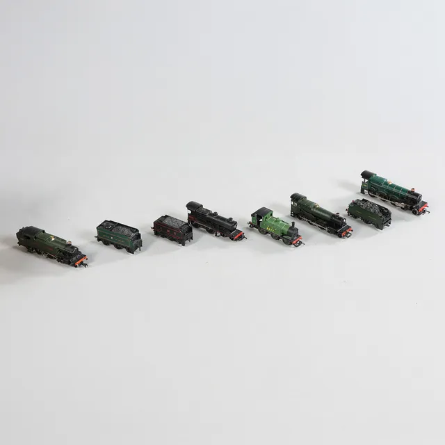 HORNBY RAILWAYS 00 GAUGE MODELS (7).