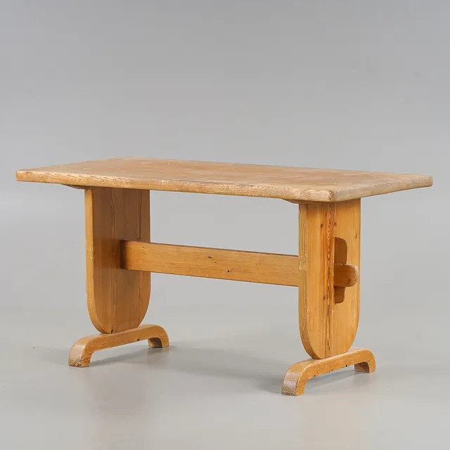 BO FJAESTAD. Matbord, Furu, 1900-talets mitt.