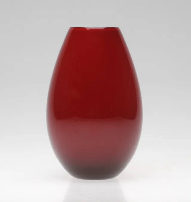 VAS, glas, "Cocoon", Peter Svarrer, Holmegaard, Danmark, signerad.