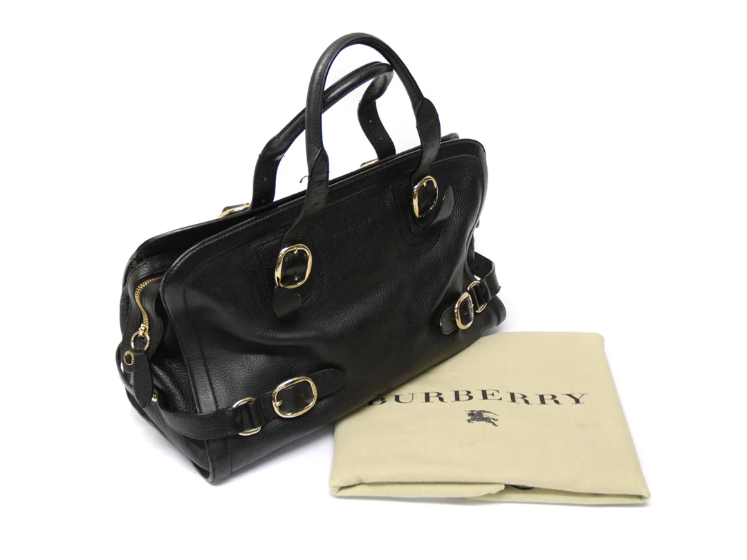 VÄSKA, BURBERRY svart läder/rutigt tyg foder 40x26x12 cm dustbag — Accessoarer/Väskor — Kaplans
