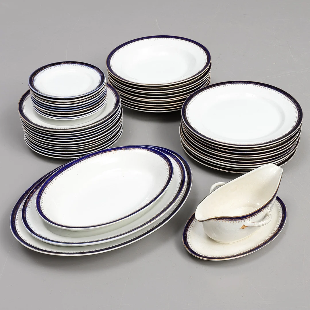 MATSERVIS, 47 dlr, "Opak", porslin, Gustavsberg, 1919. — European — Crafoord Auktioner Stockholm