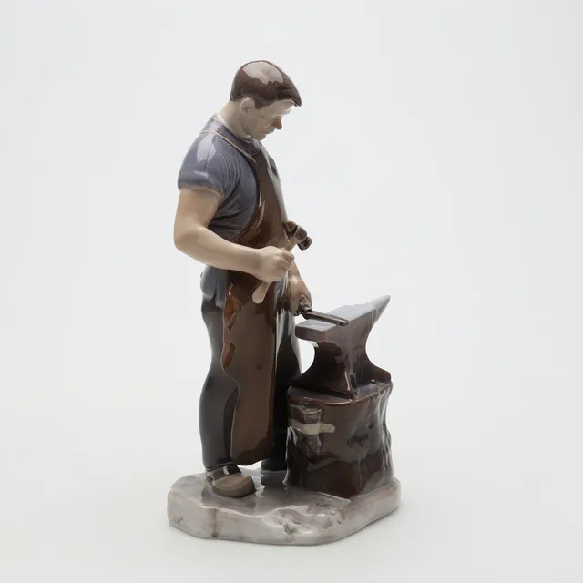 AXEL LOCHER. FIGURIN Bing & Gröndahl, Danmark.