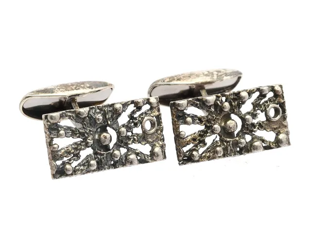 MANSCHETTKNAPPAR, silver, Finland 1973, 20 x 11 mm, vikt 7,6 g.