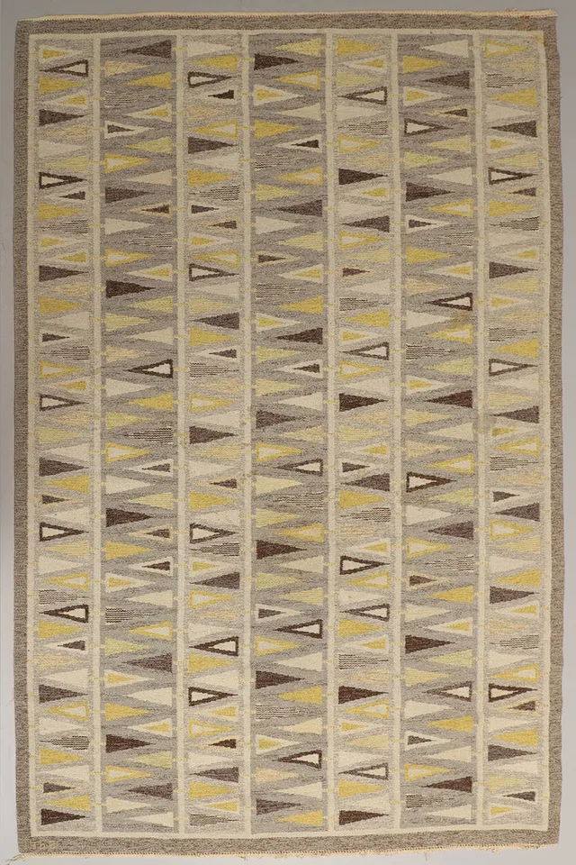 INGRID DESSAU. MATTA, "Pilevall", rölakan, beställd och vävd hos Systrarna Elofsson i Vinslöv, daterad 1968. 315 x 217 cm.