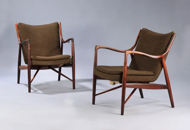 Finn Juhl. A pair of Brazilian rosewood lounge chairs, model FJ45, Niels Vodder (2)