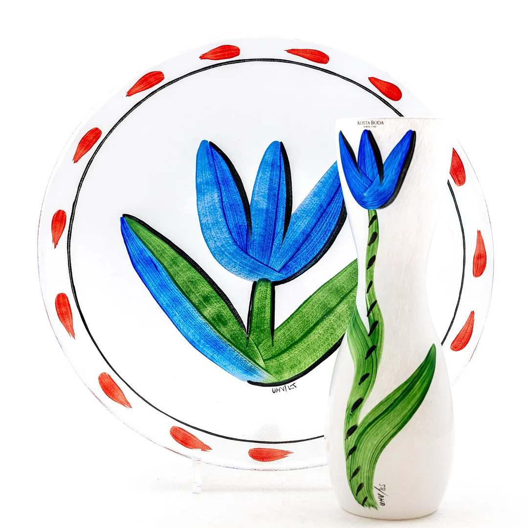 ULRICA HYDMAN VALLIEN. Vas & Fat, "Tulpan" Signerad. — Art glass — Norrlands Auktionsverk