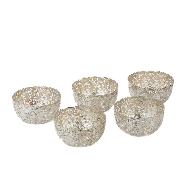 Five Chinese silver bowls with openwork decoration (5)