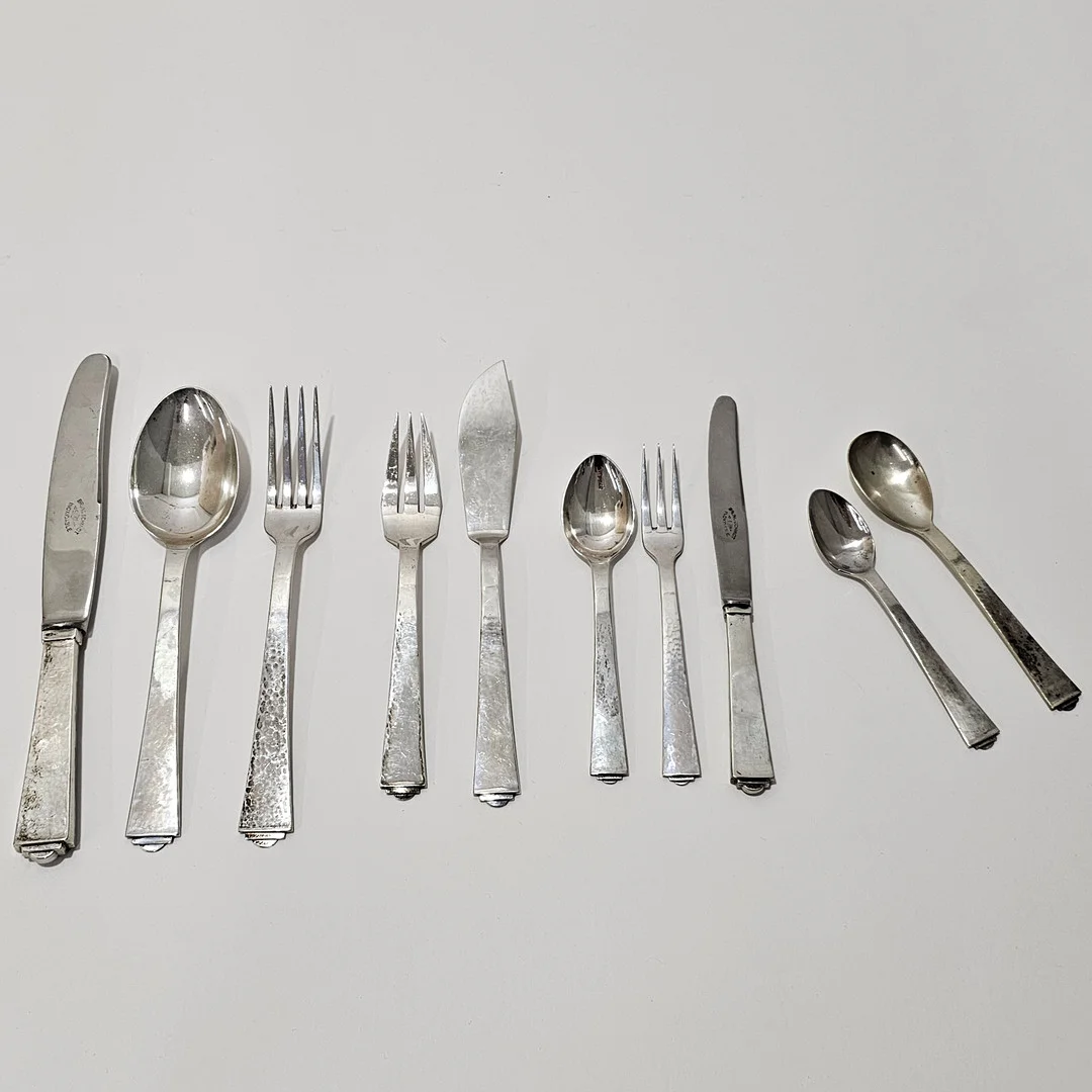 CUBERTERÍA DE PLATA SUNYER PUNTONAZA, ESTILO ART DECÓ. — Silver — Barcelona Auctions