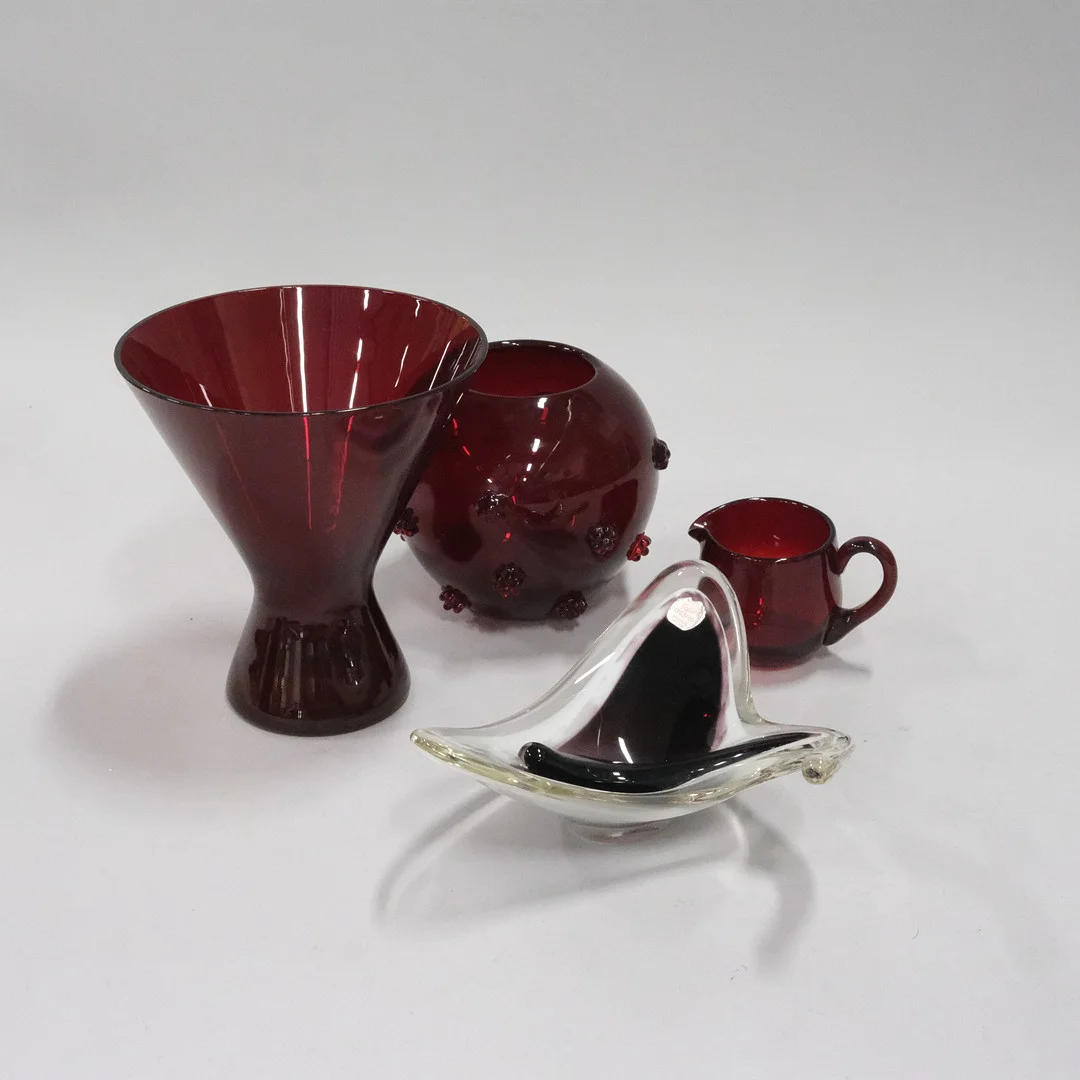 FYRA DELAR GLAS BL.A FLYGSFORS OCH REIJMYRE. — Art glass — Björnssons Auktionskammare