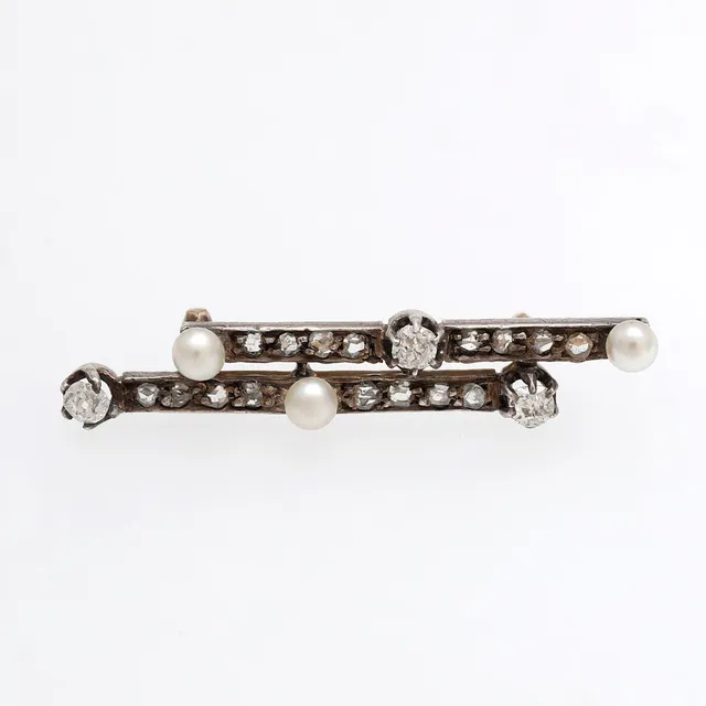 French pearls and diamonds brooch, early 20th Century.